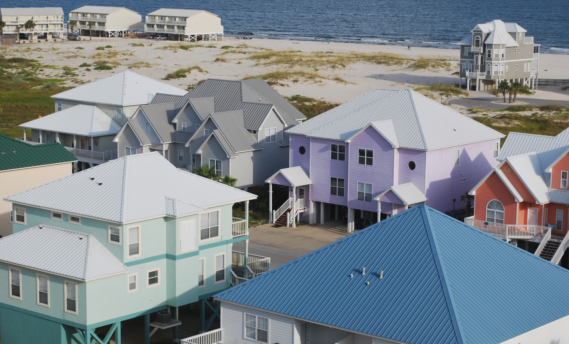 vacation homes on the shore