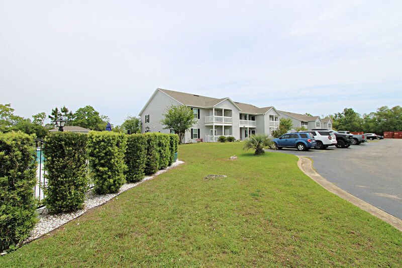 Far exterior view of one of our Alabama Gulf vacation rentals