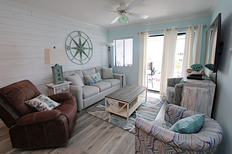 The living room of one of our Alabama Spring rentals