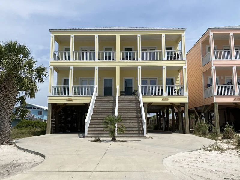 An exterior view of one of our Weekly rentals in Gulf Shores